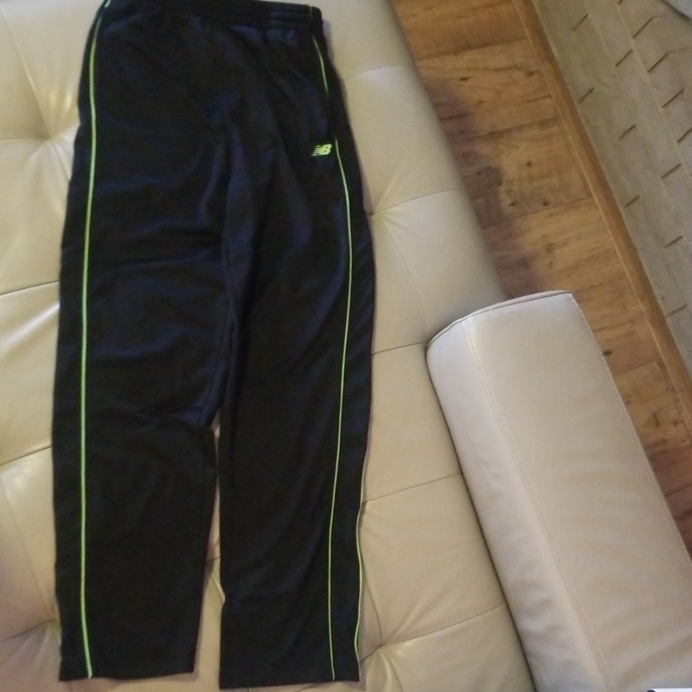 New Balance athletic pants. Sz L (14/16)